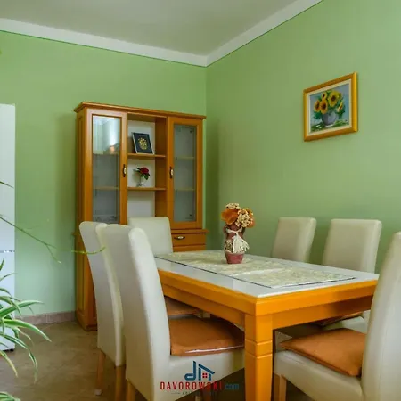 Milena Comfortable Holiday Kršan
