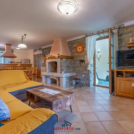 Milena Comfortable Holiday וילה Kršan