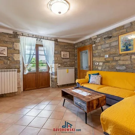 Milena Comfortable Holiday Krsan