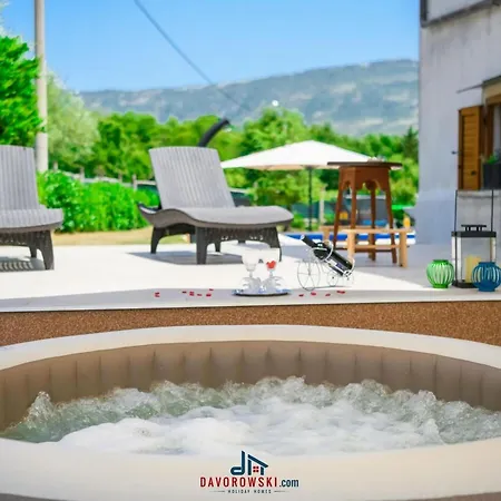 Milena Comfortable Holiday Villa
